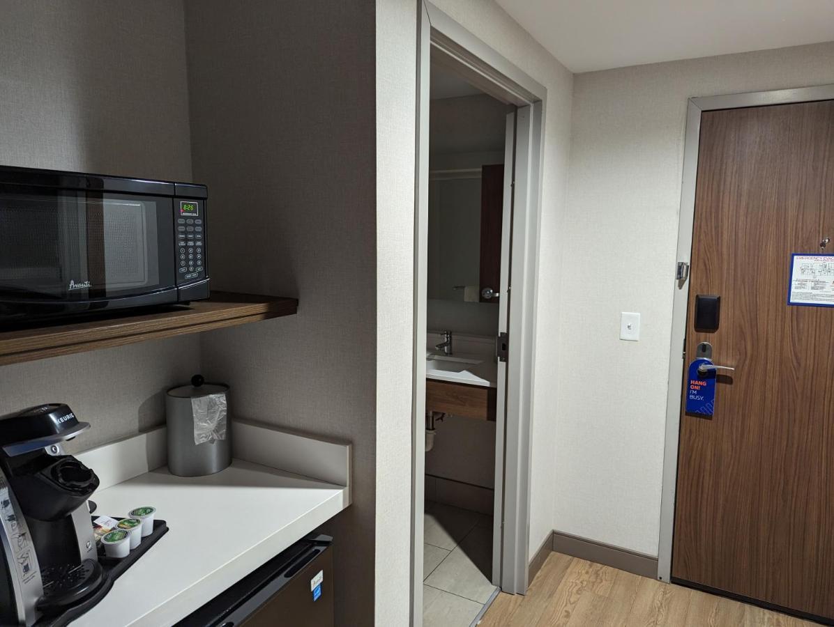 Express - Lexington East - By Ihg