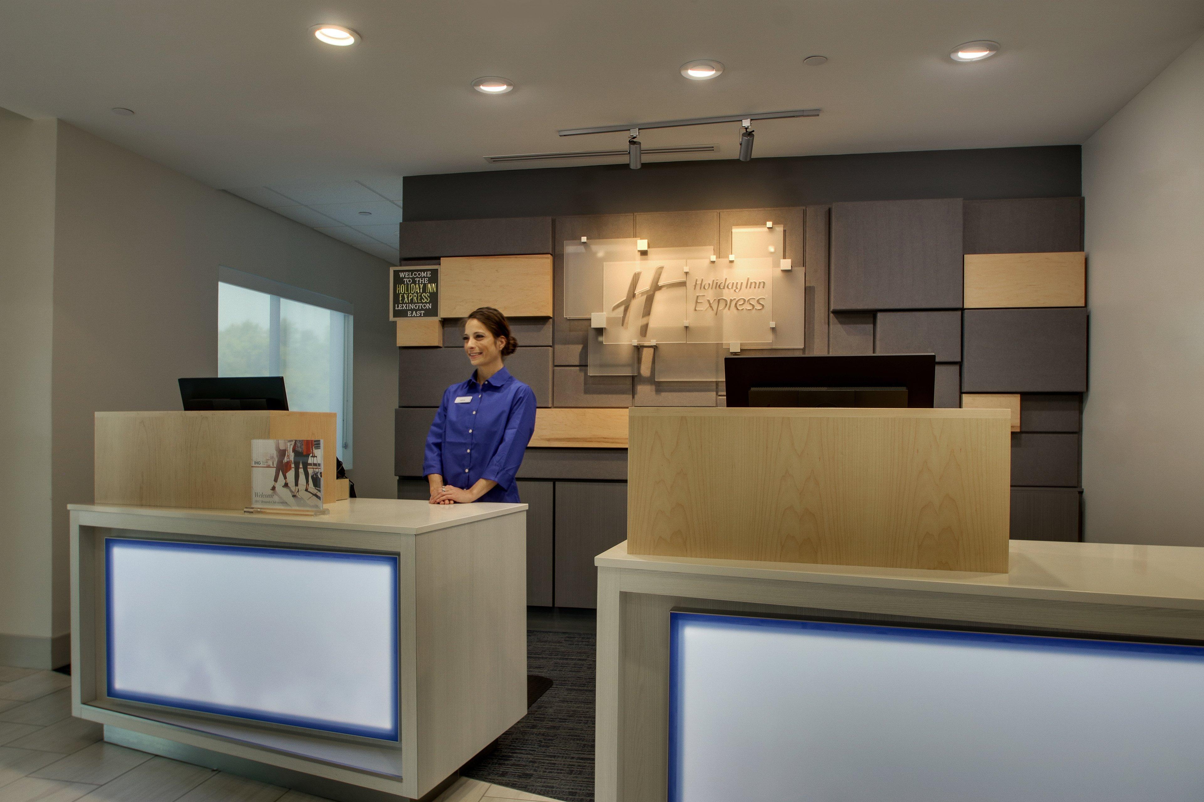 Express - Lexington East - By Ihg Winchester